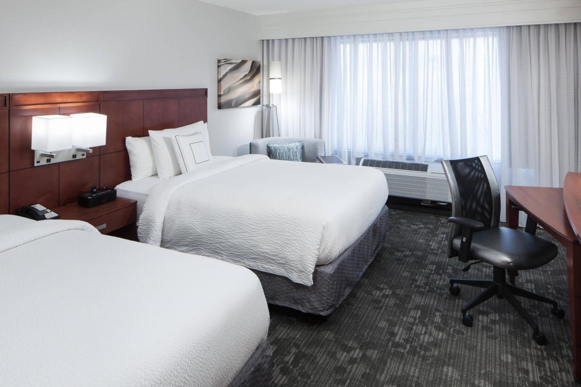 Courtyard Old Town/southwest Hotel 3*
